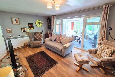 45 Greenhill Close, Tenbury Wells, WR15 8BG