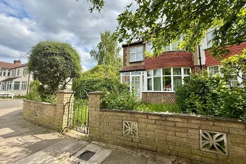 4 bedroom end of terrace house to rent, Tees Avenue, Perivale, London, UB6 8JJ