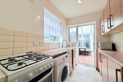 4 bedroom end of terrace house to rent, Tees Avenue, Perivale, London, UB6 8JJ