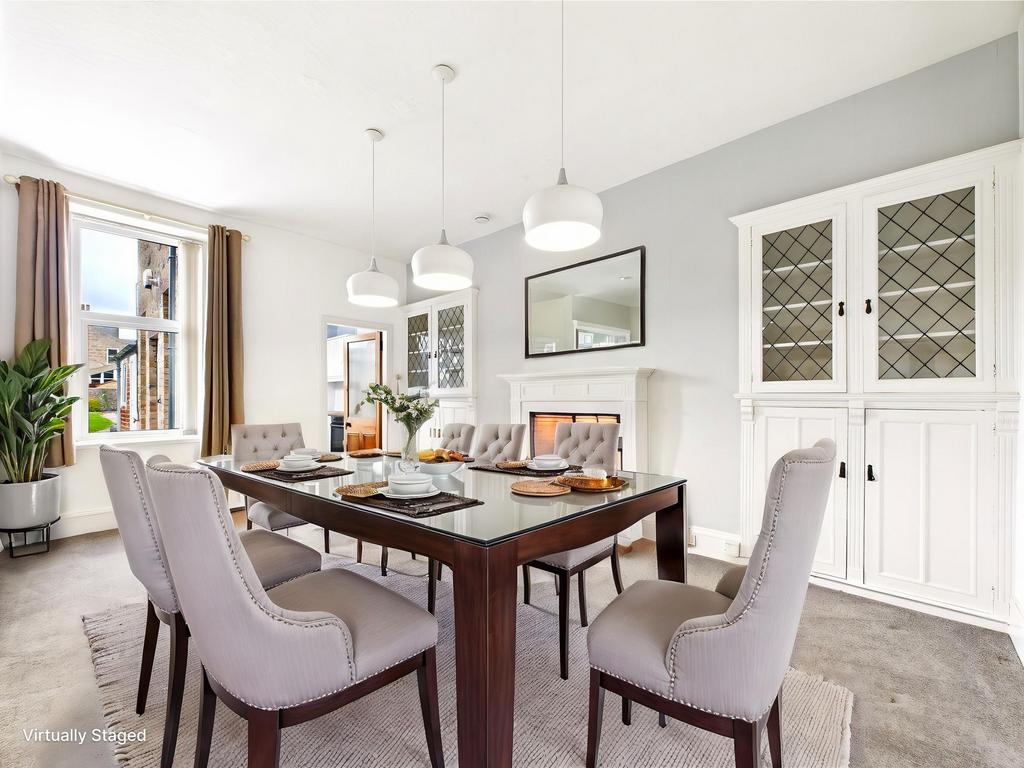 Dining/sitting room