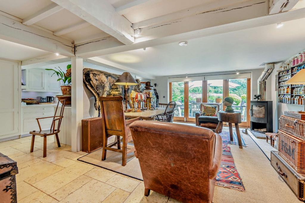 Kitchen/Dining