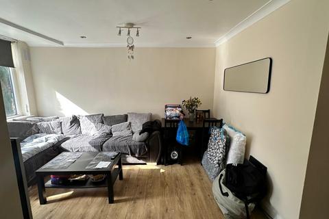2 bedroom maisonette for sale, Maple Avenue, Harrow