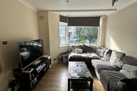 2 bedroom maisonette for sale, Maple Avenue, Harrow