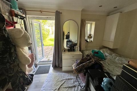 2 bedroom maisonette for sale, Maple Avenue, Harrow