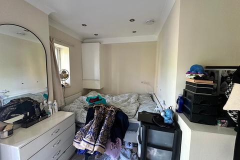 2 bedroom maisonette for sale, Maple Avenue, Harrow