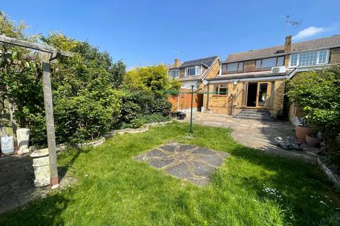 4 bedroom semi-detached house for sale, Eastwood Road, Rayleigh, Essex, SS6