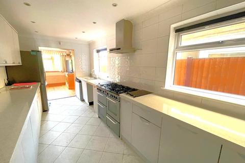 4 bedroom semi-detached house for sale, Eastwood Road, Rayleigh, Essex, SS6