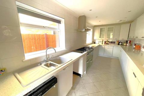 4 bedroom semi-detached house for sale, Eastwood Road, Rayleigh, Essex, SS6