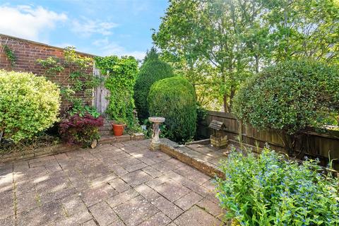 24 Claygate Road, Dorking, RH4 2PS