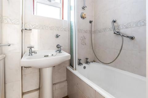 24 Claygate Road, Dorking, RH4 2PS