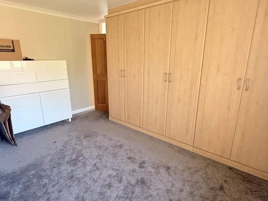 Bedroom 1 Pic 2