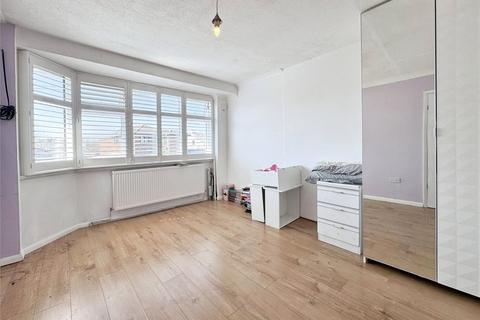 3 Foresters Crescent, Bexleyheath, DA7 4JW