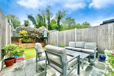 3 bedroom end of terrace house for sale, Charles Street, Kent DA9