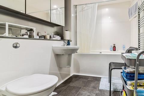 2 bedroom apartment for sale, Ottinger Close, Salford M50
