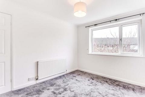 3 bedroom semi-detached house to rent, Ashdene Avenue, Wakefield WF4