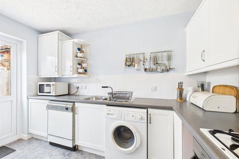 3 bedroom semi-detached house for sale, Foxglove Road, Romford RM7