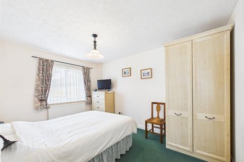 56 Foxglove Road, Rush Green, Romford, RM7 0YQ