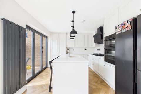 3 Tyfield Close, Cheshunt, Waltham Cross, EN8 8QP