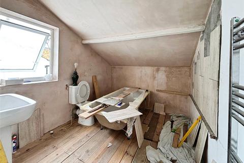 2 bedroom end of terrace house for sale, High Street, Sittingbourne ME9
