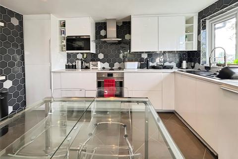 Flat 7, Knole House Adams Close, Surbiton, KT5 8LB