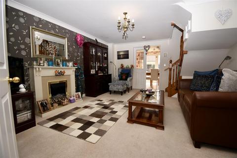 2 Aspen Close, Pickering, YO18 8TJ