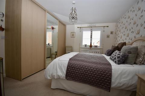 2 Aspen Close, Pickering, YO18 8TJ