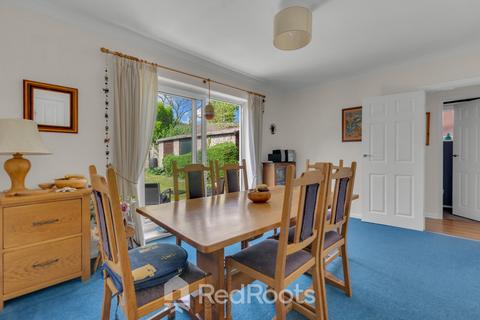 26 Brompton Road, Sprotbrough, Doncaster, DN5 7LL