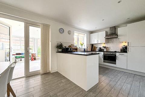 21 Hardys Close, Bathpool, Taunton, TA2 8FQ
