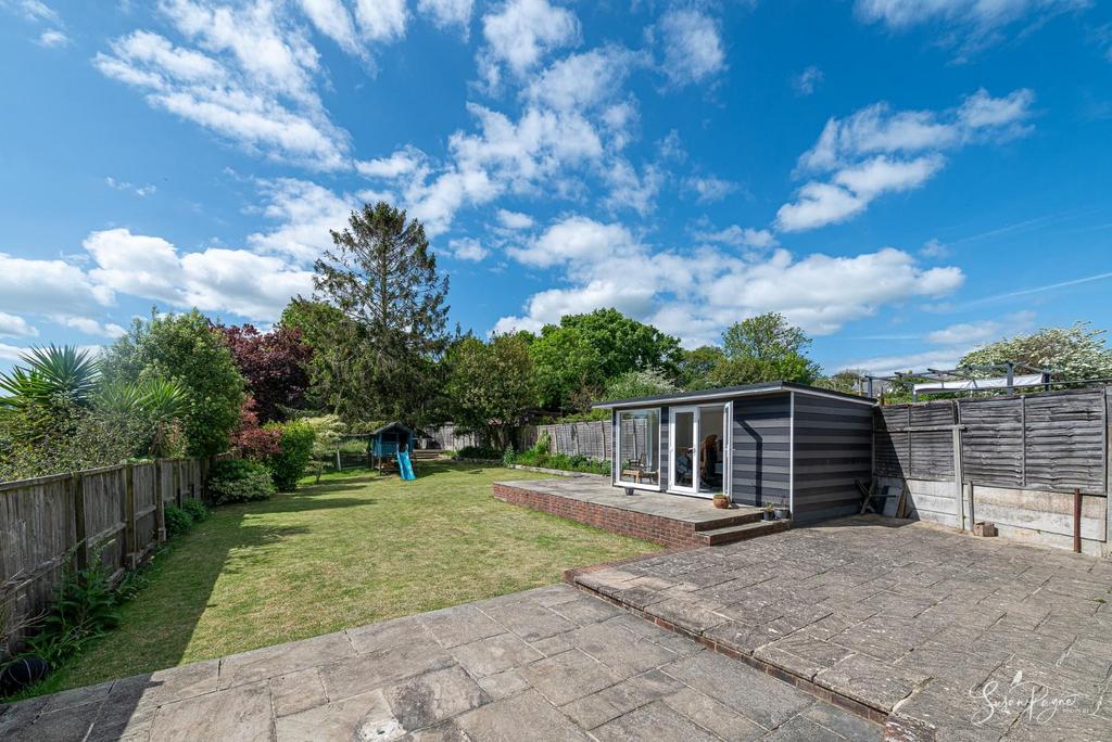 Garden/Summerhouse