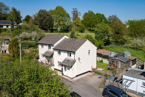 11 Snows Estate, Sandford, Crediton, EX17 4NJ