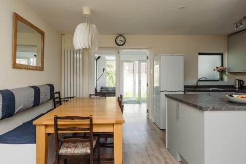 11 Snows Estate, Sandford, Crediton, EX17 4NJ