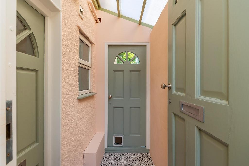 G0 F3 BRSA - Porch A.jpg