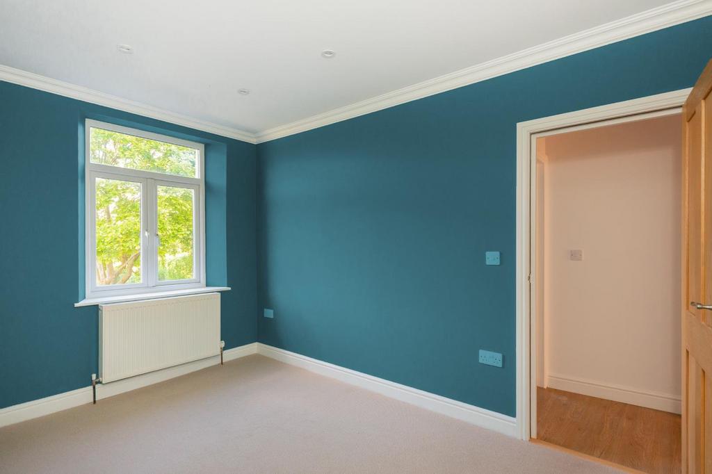 G0 F3 BRSA - Bedroom E.jpg