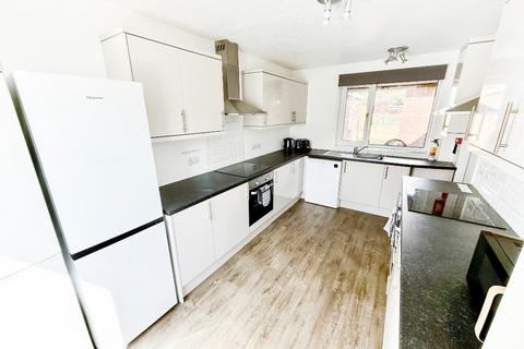 6 bedroom detached house to rent, Savery Close, Norwich, NR5