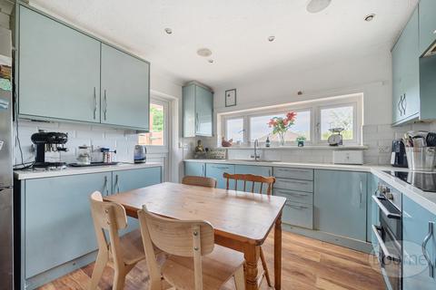 2 Hampton Road, Farnham, GU9 0DF