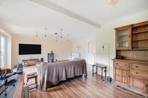 2 Hampton Road, Farnham, GU9 0DF