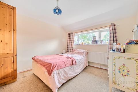 2 Hampton Road, Farnham, GU9 0DF