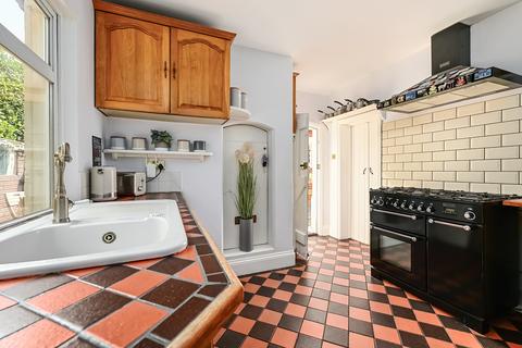 undefined, Farnborough Road, Farnborough, GU14