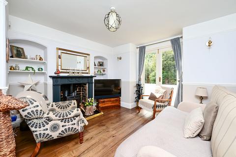 undefined, Farnborough Road, Farnborough, GU14