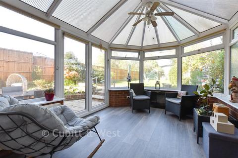 undefined, New Farthingdale, Dormansland, Lingfield, Surrey