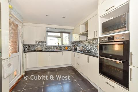 undefined, New Farthingdale, Dormansland, Lingfield, Surrey