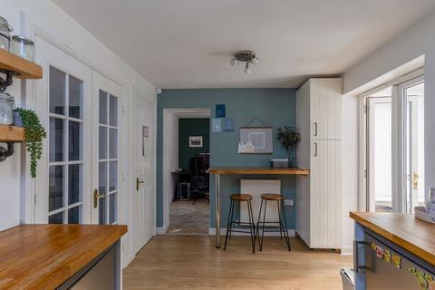25 Redbarn Drive, York, YO10 3JD