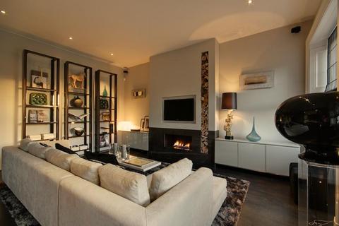 3 bedroom flat to rent, Cadogan Square, London, SW1X