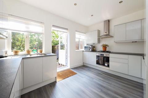 12 Barnacre Close, Uxbridge, UB8 3TD