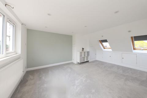 12 Barnacre Close, Uxbridge, UB8 3TD