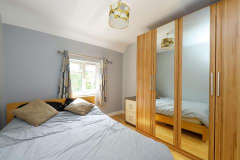 12 Barnacre Close, Uxbridge, UB8 3TD