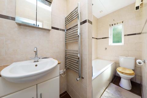 12 Barnacre Close, Uxbridge, UB8 3TD