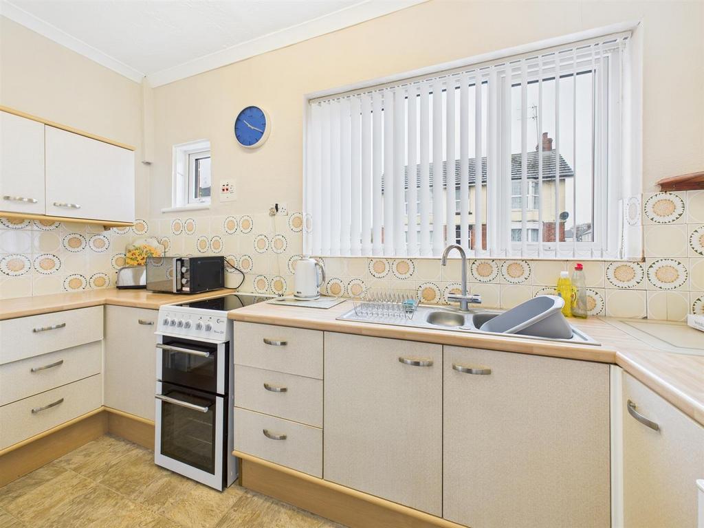 Kitchen: