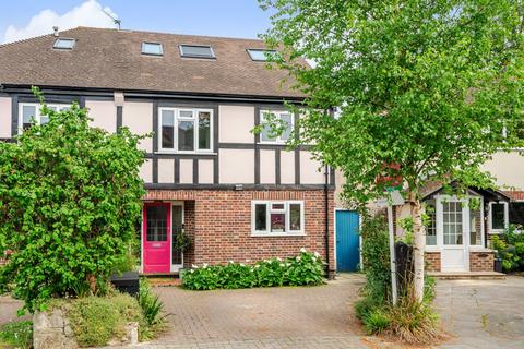 21 Downs Road, Beckenham, BR3 5JY