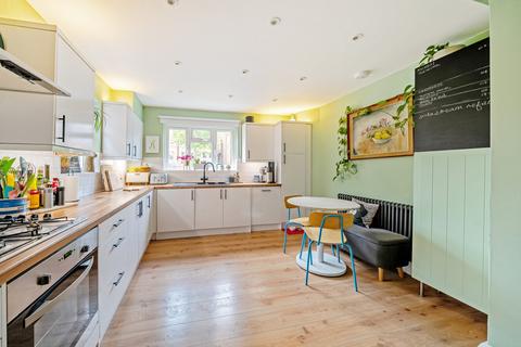 21 Downs Road, Beckenham, BR3 5JY